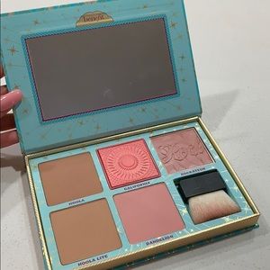 Benefit blush and bronzer kit
